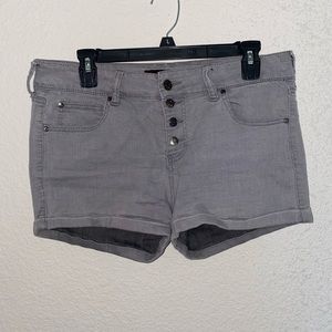 Mid rise Denim shorts